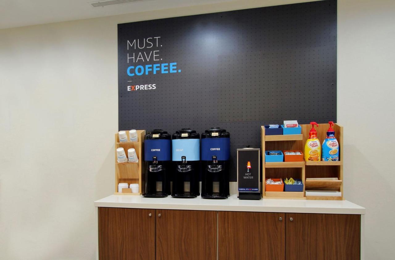 Holiday Inn Express Johnson City By Ihg Buitenkant foto