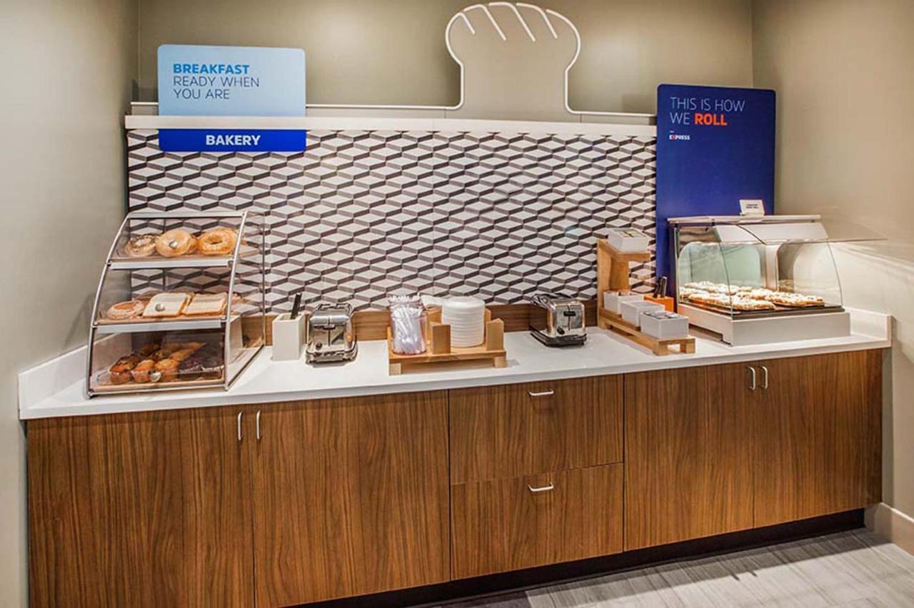 Holiday Inn Express Johnson City By Ihg Buitenkant foto